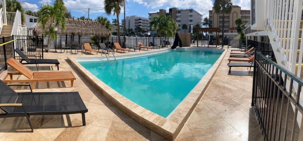 Holiday Isles Resort マデイラビーチ エクステリア 写真